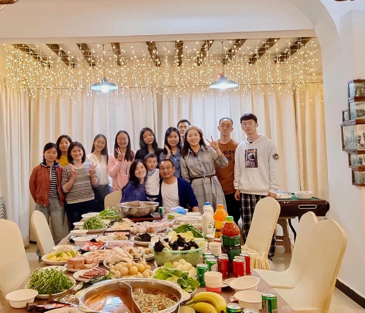 课题组成员在上海美兰湖轰趴聚餐